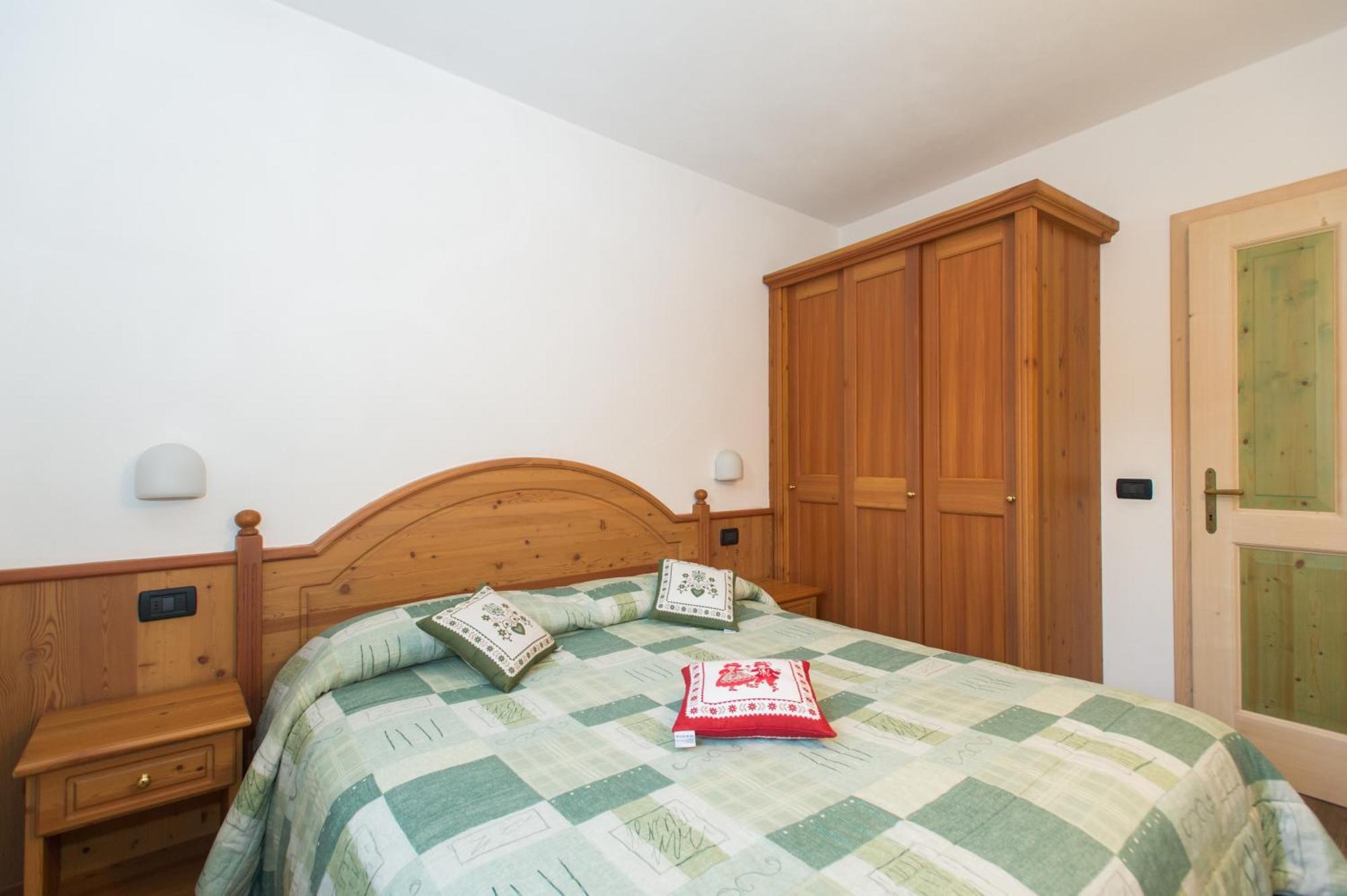 Casa Tomaselli Aparthotel Pellizzano Kültér fotó
