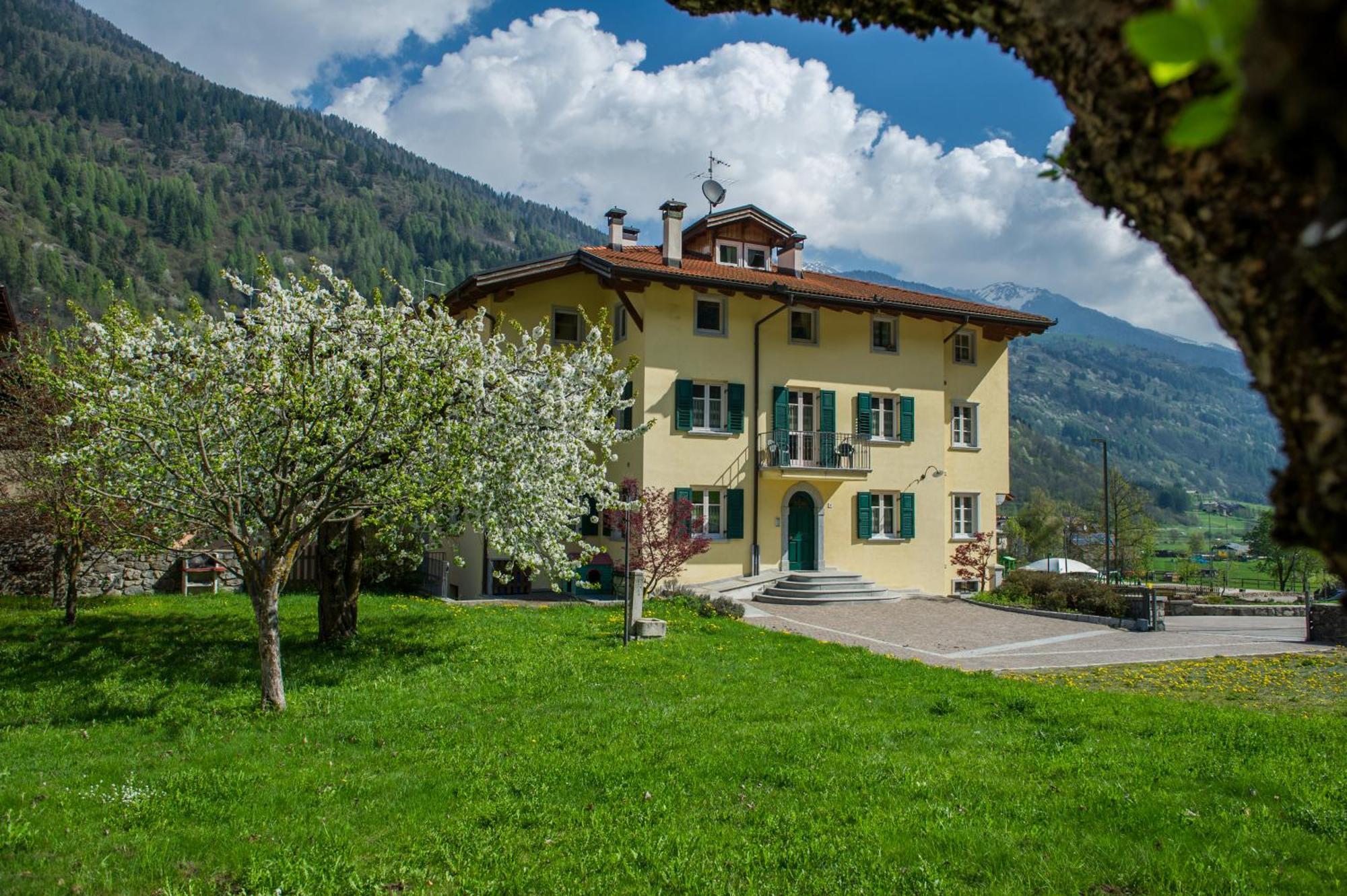 Casa Tomaselli Aparthotel Pellizzano Kültér fotó