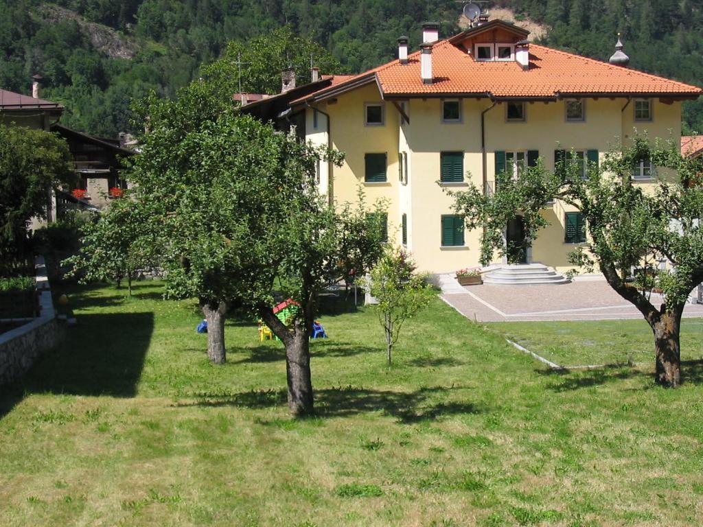 Casa Tomaselli Aparthotel Pellizzano Kültér fotó